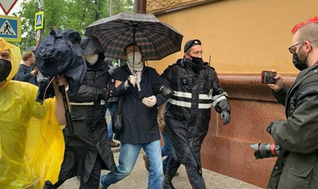 Владимир Колокольцев - Amnesty International потребовала от главы МВД прекратить задержания участников одиночных пикетов - og.ru - Россия - Санкт-Петербург