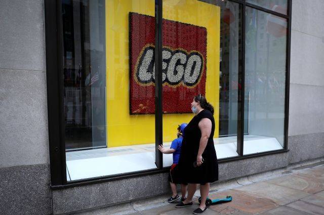 Джордж Флойд - Lego - Lego из-за протестов в США останавливает рекламу наборов с полицейскими - aif.ru - США