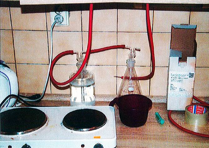 В Чехии полицейский варил метамфетамин - vinegret.cz - Польша - Чехия