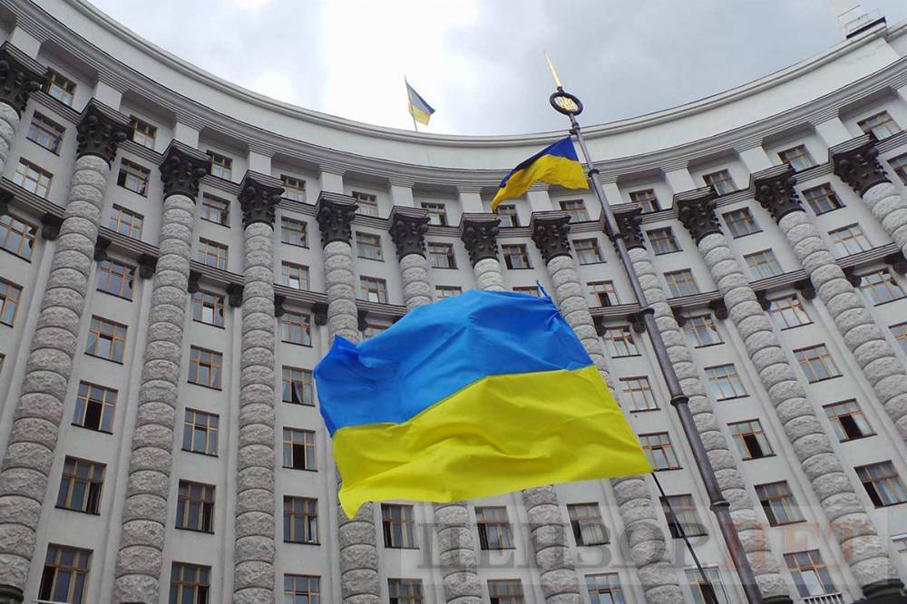 Владельцы "евроблях" вышли на протест под Кабмином: Они требуют обеспечить доступное растаможивание автомобилей - vkcyprus.com - Украина - Протесты