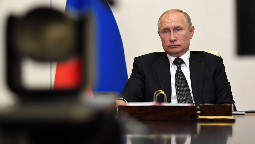 Владимир Путин - Александр Усс - Путин отчитал красноярского губернатора из-за разлива топлива в Норильске - gazeta.ru - Россия - Красноярский край - Красноярск - Норильск