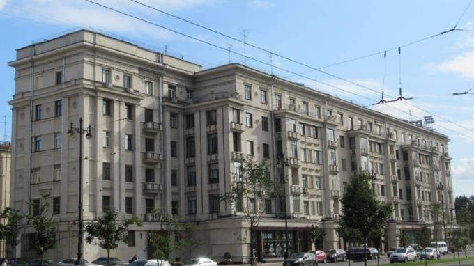 Два жилых дома Ленсовета на Московском проспекте стали памятниками - piter.tv - Санкт-Петербург