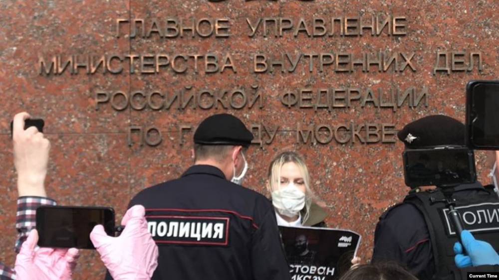 Владимир Колокольцев - Amnesty International требует от главы МВД прекратить задержания участников одиночных пикетов - theins.ru - Москва - Россия - Санкт-Петербург