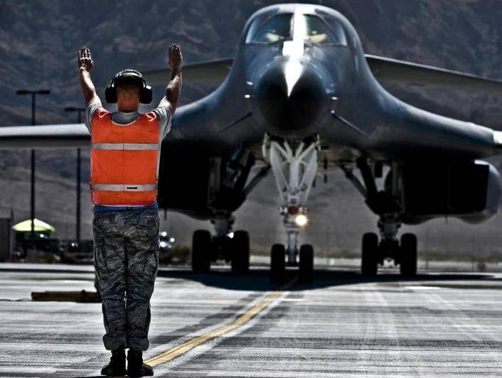 Появились данные о новых особенностях бомбардировщика ВВС США B-21 - actualnews.org - США