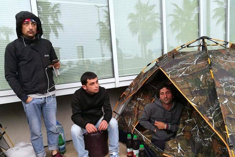 В Батуми родственники «вора в законе» Лавасоглы зашили себе рты - newsgeorgia.ge - Грузия - Турция