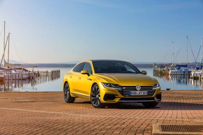 Volkswagen начинает продажи лифтбека Arteon в России - autostat.ru - Россия
