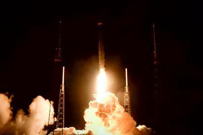 SpaceX запустила 60 спутников глобального интернета - lenta.ru - шт.Флорида