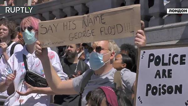 В Стокгольме протестующие пытались прорваться к зданию Королевского дворца - nakanune.ru - США - Англия - Швеция - Дания - Новая Зеландия - Голландия - Стокгольм