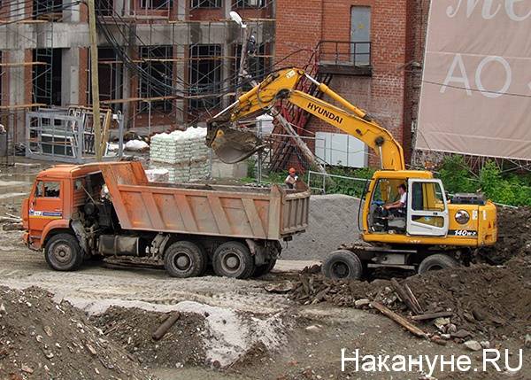 В Екатеринбурге отправили в колонию экскаваторщика, насмерть засыпавшего двух рабочих - nakanune.ru - Россия - Екатеринбург - Свердловская обл.