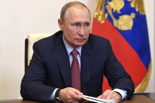 Владимир Путин - Евгений Зиничев - Путин возмутился реакцией властей региона на разлив топлива в Норильске - aif.ru - Россия - Красноярский край - Норильск