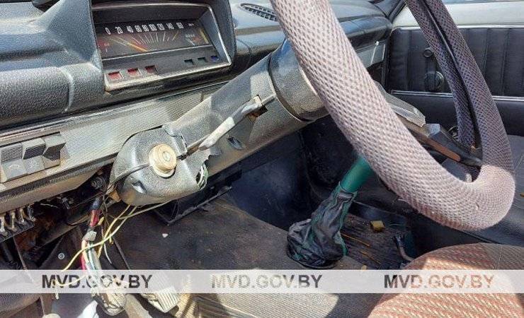 Не фартануло. В Гомеле пьяный парень дважды пытался угнать авто, но ни разу не смог его завести - gomel.today - Гомель