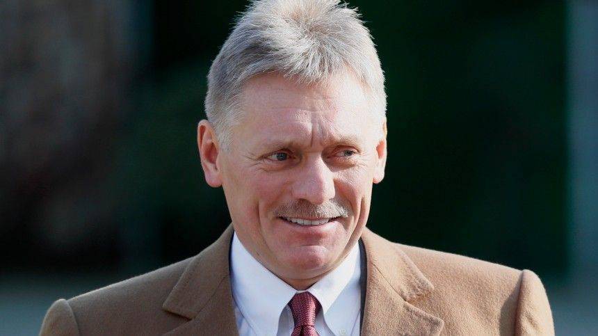 Дмитрий Песков - Адольф Гитлер - Песков считает недопустимой украинскую игру с Гитлером на Красной площади - 5-tv.ru - Россия - Киев