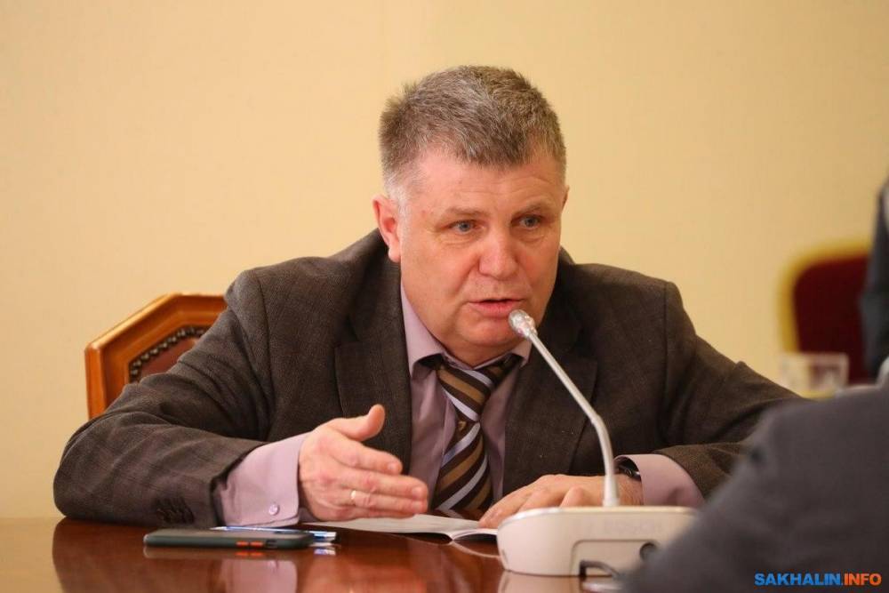Валерий Лимаренко - Сергей Наумов - Преобразование александровского колледжа зависит от телефонного звонка Лимаренко - sakhalin.info - Сахалинск