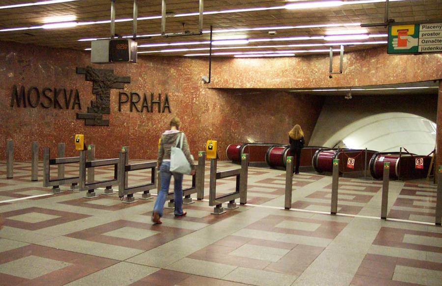 Мобильным сигналом покрыли очередной отрезок пражского метро - vinegret.cz - Чехия - Прага