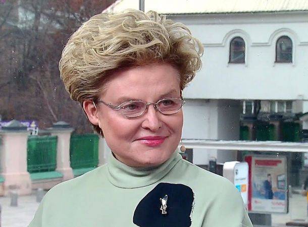 Елена Малышева - "На радостях": Елена Малышева нарушила масочный режим - bimru.ru - Россия