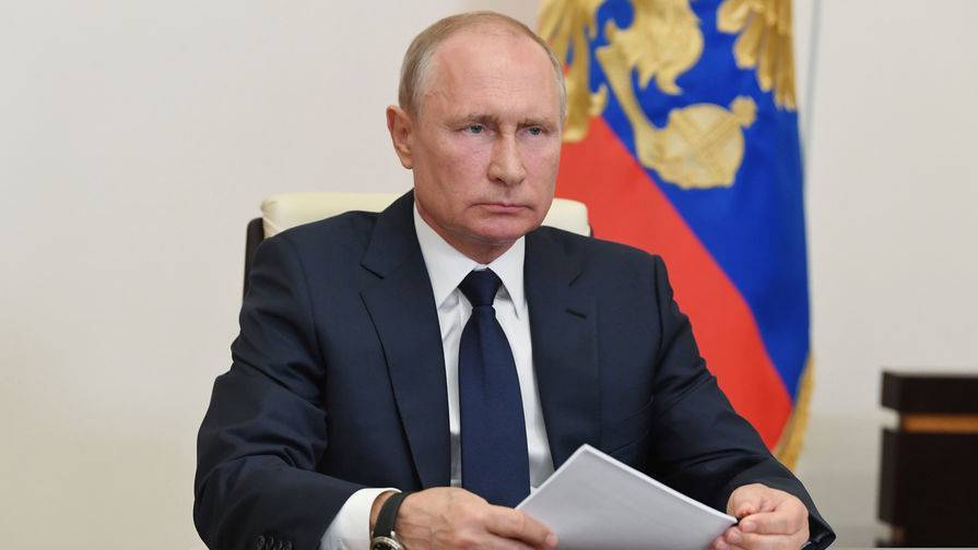 Владимир Путин - Наталья Комарова - Путин поддержал выдвижение губернатора ХМАО на второй срок - gazeta.ru - Россия - Югра