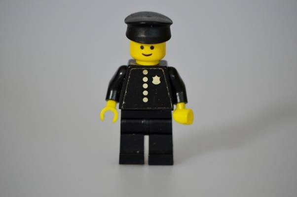 Джордж Флойд - Lego - Lego прекратила рекламировать конструкторы с полицией из-за протестов в США - abnews.ru - США - Дания - Новости