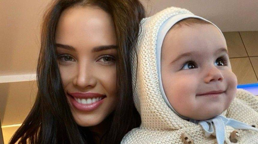 Анастасия Решетова - «Я требую еды!» — Решетова показала уморительное видео с сыном - 5-tv.ru