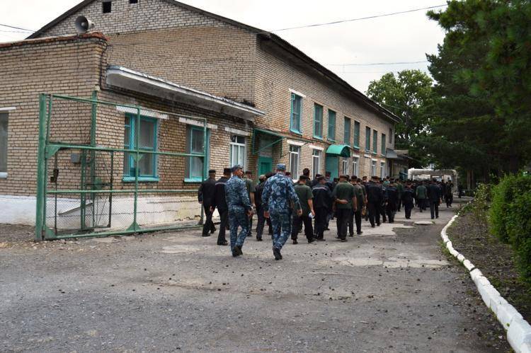 В Кемеровской области укусившего полицейского за руку приговорили почти к трем годам колонии - theins.ru - Кемеровская обл.