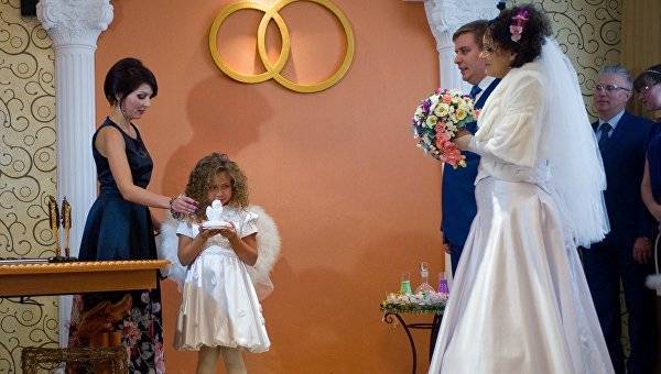 Крымские ЗАГСы возобновили торжественную регистрацию брака - crimea.ria.ru - Крым - Симферополь