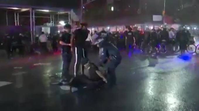 Уильям Барр - На массовых акциях протеста в США пострадали 114 правоохранителей - piter.tv - США - Вашингтон