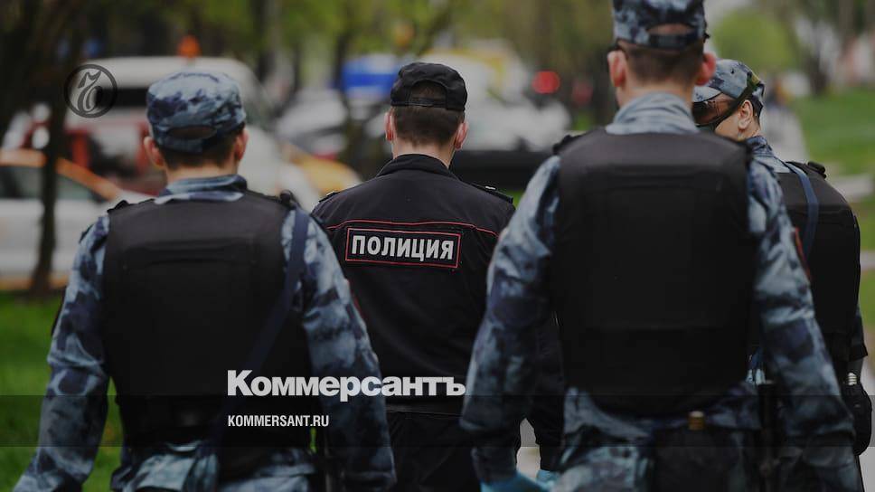 Владимир Таушанков - Полицейский рассказал, как шли переговоры перед штурмом квартиры убитого екатеринбуржца - kommersant.ru - Екатеринбург