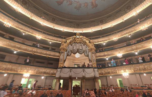 Валерий Гергиев - Мариинский театр потерял треть годовой выручки из-за пандемии - abnews.ru - Санкт-Петербург