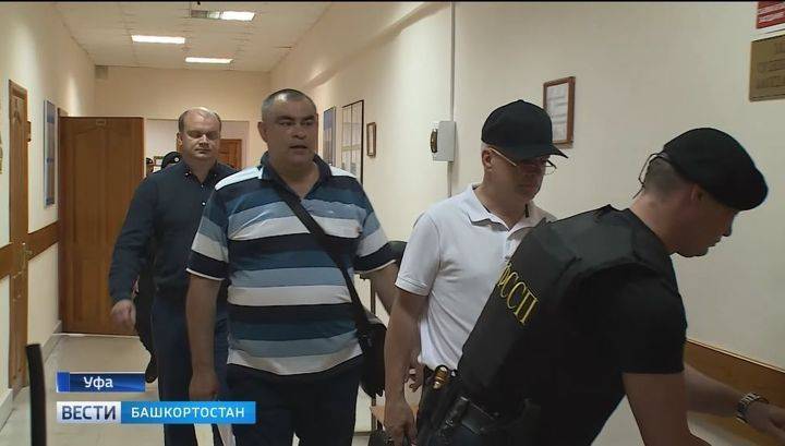 Павел Яромчук - Салават Галиев - Эдуард Матвеев - Все участники секс-скандала в МВД сохранили офицерские звания - vesti.ru - Башкирия - Уфа