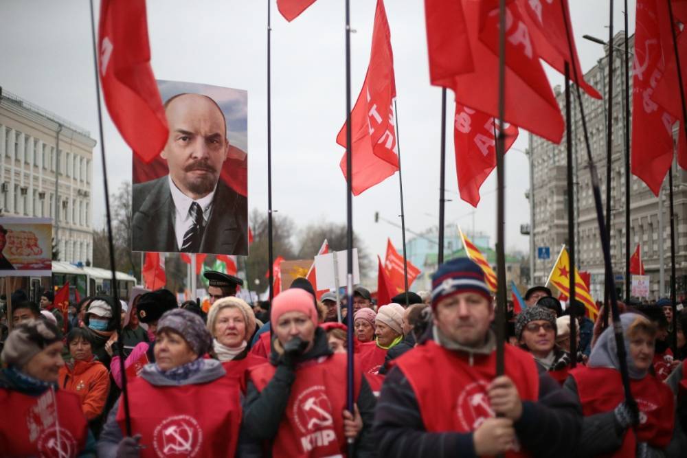Владимир Путин - Дмитрий Новиков - «Референдум подменили соцопросом, так к нему и надо относиться» — зампред ЦК КПРФ о призывах партии голосовать против поправок в Конституцию - theins.ru - Россия
