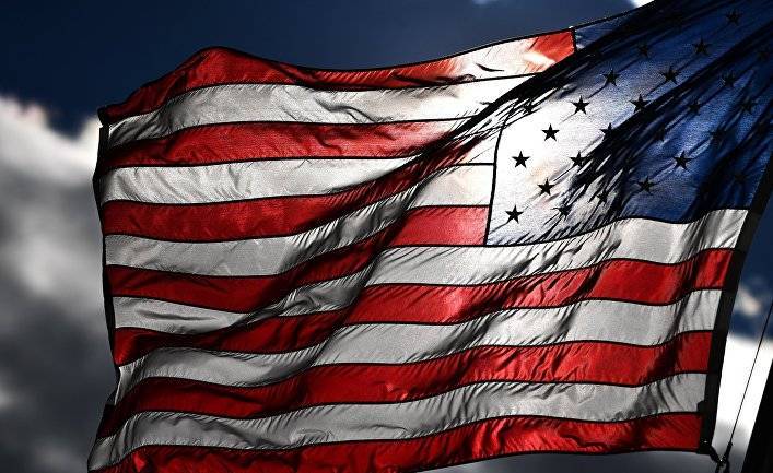 Heavy (США): молния разорвала напополам самый большой флаг США - inosmi.ru - USA - штат Висконсин