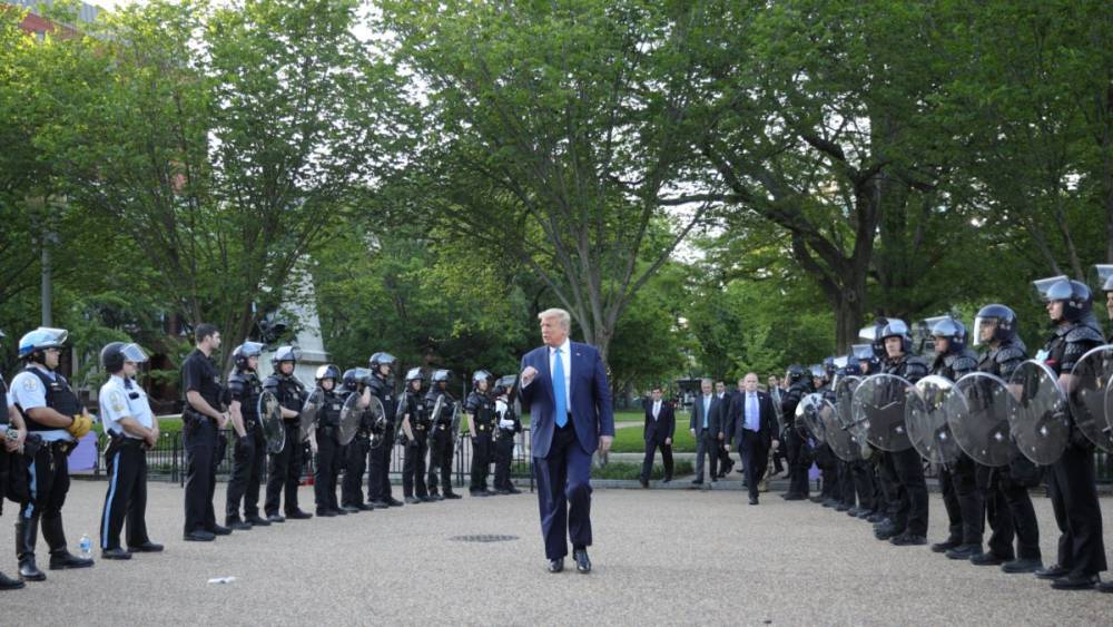 Дональд Трамп - Правозащитники обвиняют Белый дом в нарушении прав демонстрантов - svoboda.org - США