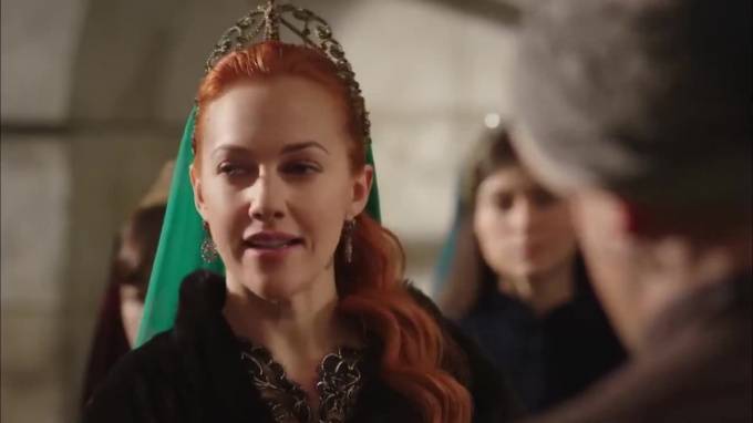 Мерьем Узерли - Роль Хюррем-Султан в сериале "Великолепный век" должна была достаться другой актрисе - piter.tv