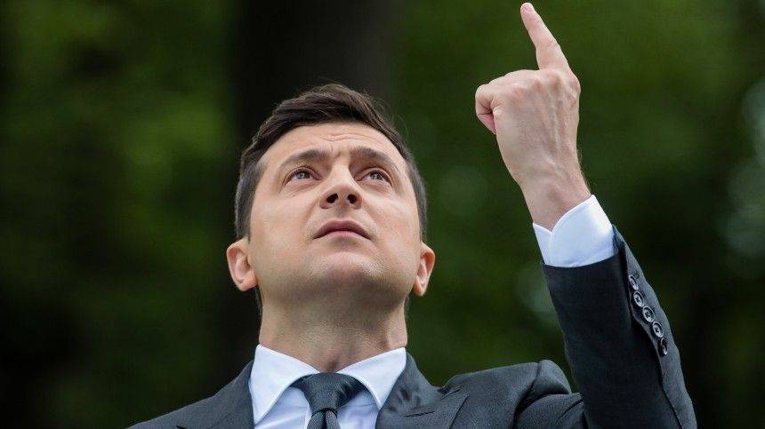 Владимир Зеленский - Петр Порошенко - Зеленского высмеяли за стрельбу в «кабана» из лука - 5-tv.ru - Украина - Хмельницкая обл.