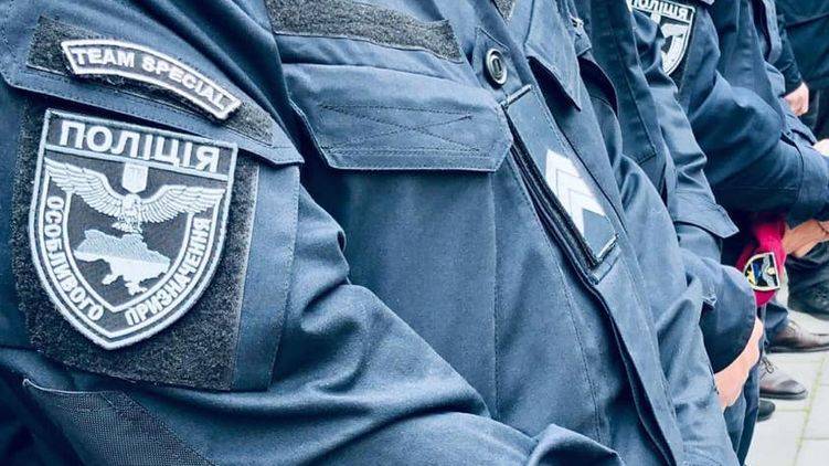 «Вы два петуха!». Полицейские из Ивано-Франковска били и издевались над подростками - elise.com.ua - Ивано-Франковск
