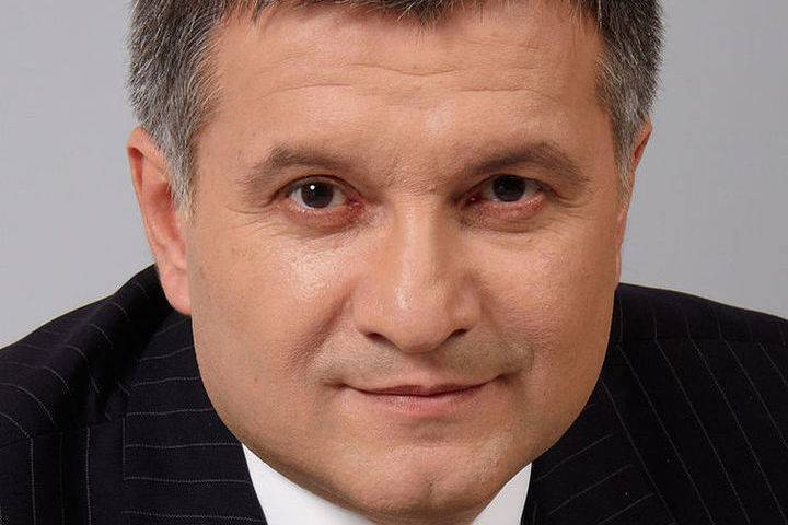 Арсен Аваков - Глава украинского МВД Аваков прокомментировал изнасилование женщины полицейскими - mk.ru - Украина - Киевская обл.