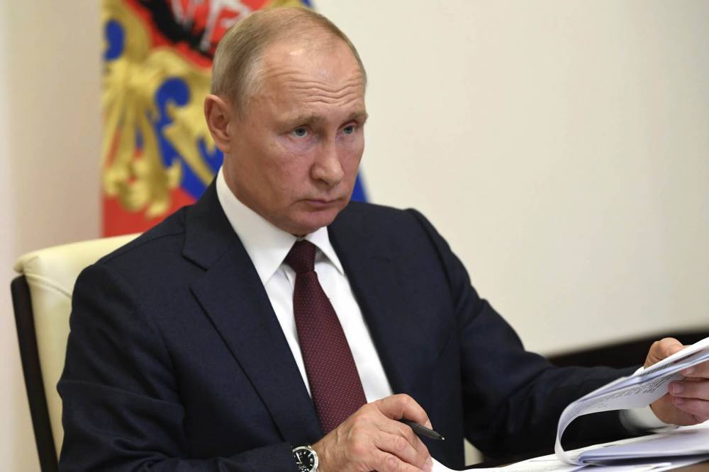 Владимир Путин - Дмитрий Песков - В Кремле допустили обращение Путина к нации по поправкам в Конституцию - vm.ru - Россия - Конституция