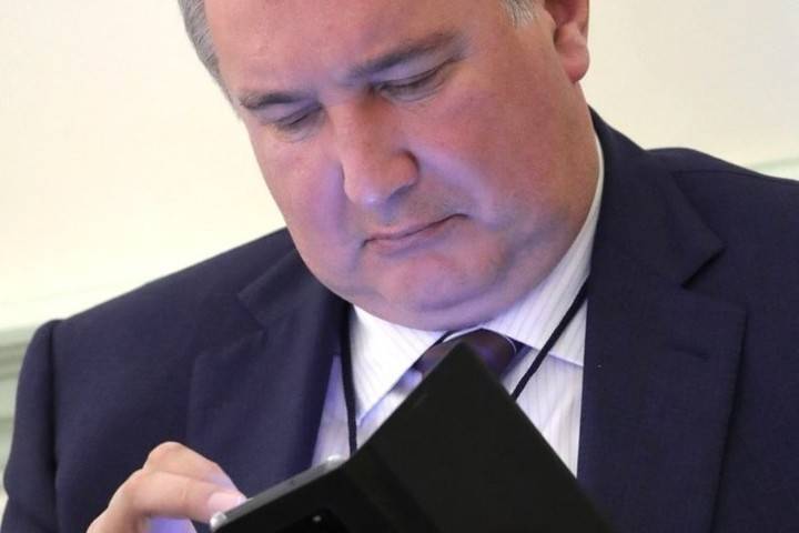 Илон Маск - Дмитрий Рогозин - Из твиттера Роскосмоса удалили твиты Рогозина про батут и бога - mk.ru - США - Славянск