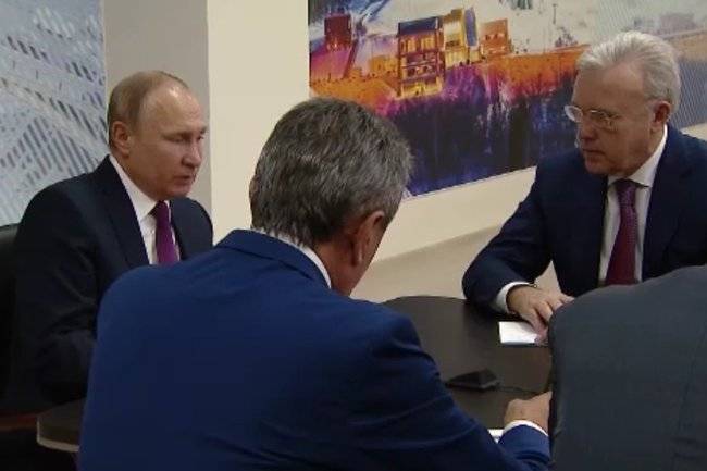 Александр Усс - Как красноярский губернатор Александр Усс стал человеком-скандалом - infox.ru - Россия - Красноярский край - Красноярск