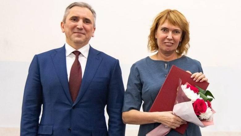 Александр Моор - Алесандр Моор поздравил с днем рождения главного анестезиолога-реаниматолога области - nashgorod.ru