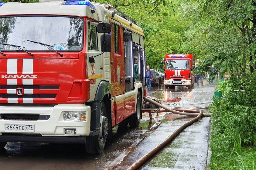 Прокуратура проверит обстоятельства гибели человека при пожаре на юге Москвы - vm.ru - Москва