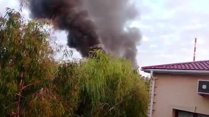 Владельцу частной гостиницы в Сочи, где в пожаре погибли 7 отдыхающих, дали 4,5 года колонии - piter.tv - Сочи - Краснодар