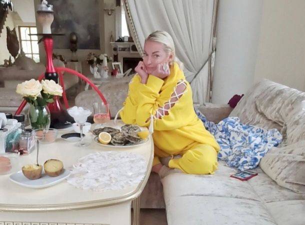 Анастасия Волочкова - Анастасия Волочкова задолжала государству почти 350 тысяч - bimru.ru - Ленинградская обл. - Московская обл.