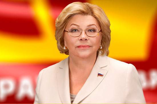 Елена Драпеко - Михаил Кокшенов - Драпеко выразила соболезнования в связи со смертью Кокшенова - pnp.ru - Россия