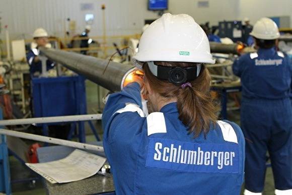 Максим Ряшин - В ХМАО с месторождения госпитализировали 11 сотрудников Schlumberger с диагнозом COVID-19 - znak.com - Ханты-Мансийск - Югра