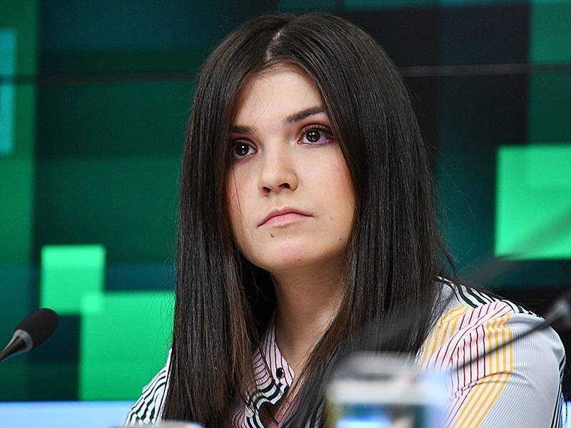 Олег Елисеев - Варвара Караулова - Варвара Караулова готовится к свадьбе, несмотря на запрет гулять по ночам - sobesednik.ru - Москва - Россия