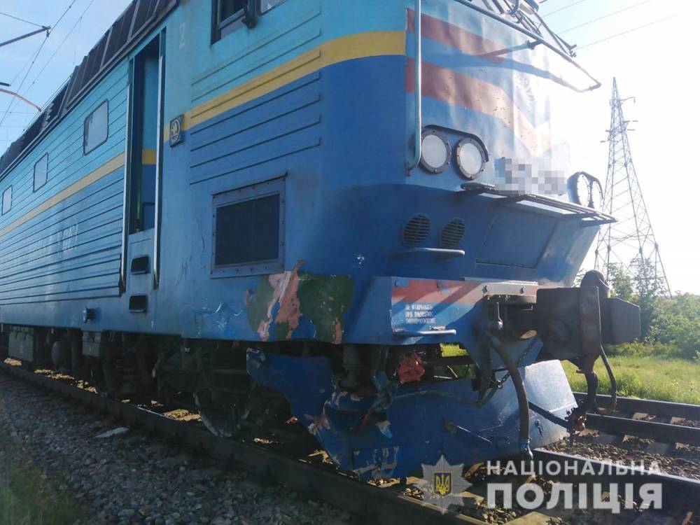 На Запорожье локомотив взял на таран легковушку. Есть жертвы - 24news.com.ua - Запорожская обл. - Днепр - Запорожье - район Мелитопольский