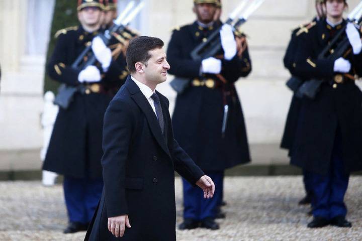 Владимир Зеленский - Ангела Меркель - Зеленский поделился с Меркель ходом выполнения договоренностей по Донбассу - mk.ru - Украина - Германия - Париж - Берлин