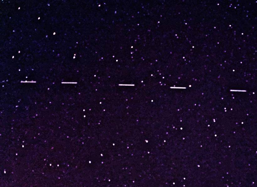 Илон Маск - «Поезд» из спутников Илона Маска миссии Starlink 7 показали на видео - actualnews.org - Россия - Московская обл. - Челябинская обл. - шт.Флорида
