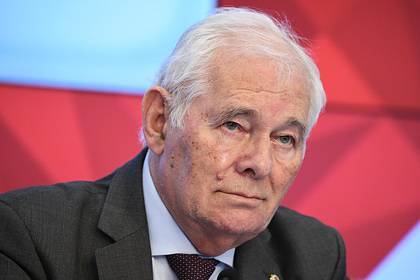 Леонид Рошаль - Михаил Мурашко - Именитый профессор предрек России «здравоохранение будущего» благодаря пандемии - lenta.ru - Россия