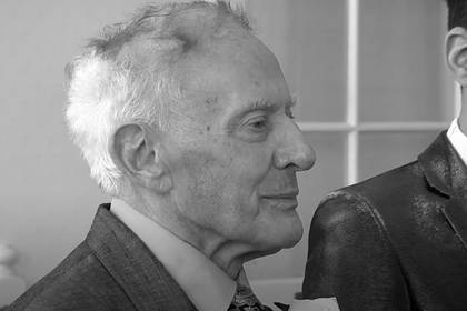 Престарелый священник умер и оставил молодому мужу-изменнику богатое наследство - lenta.ru - г. Бухарест